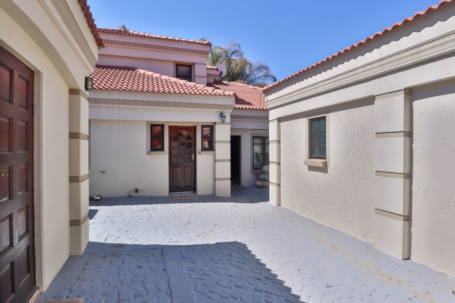 3 Bedroom Property for Sale in WestLake Country Safari Estate North West